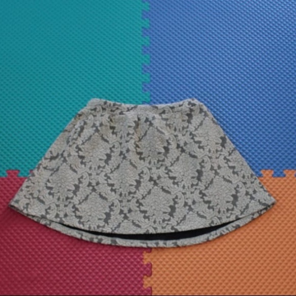 Bethany Mota black & cream flower skirt - Picture 4 of 4